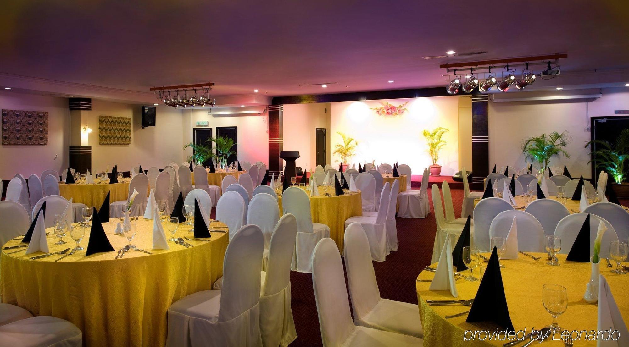 Wana Riverside Hotel Malacca ร้านอาหาร รูปภาพ